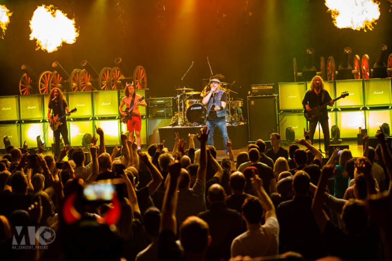 2019/10/13 Barock - AC/DC Tribute live @ Circus Krone Bau München - MK ...
